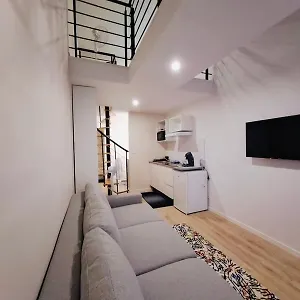 https://apt-studio-mezzanine-metro-14-paris.fr-paris.fr